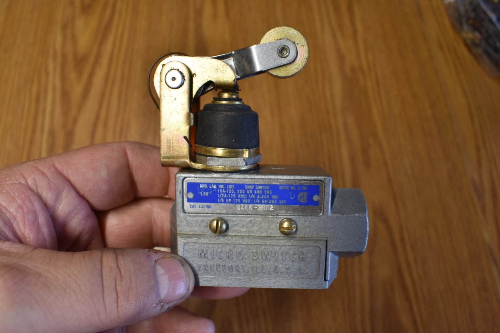 Genuine MICRO SWITCH BZE6-2RN2