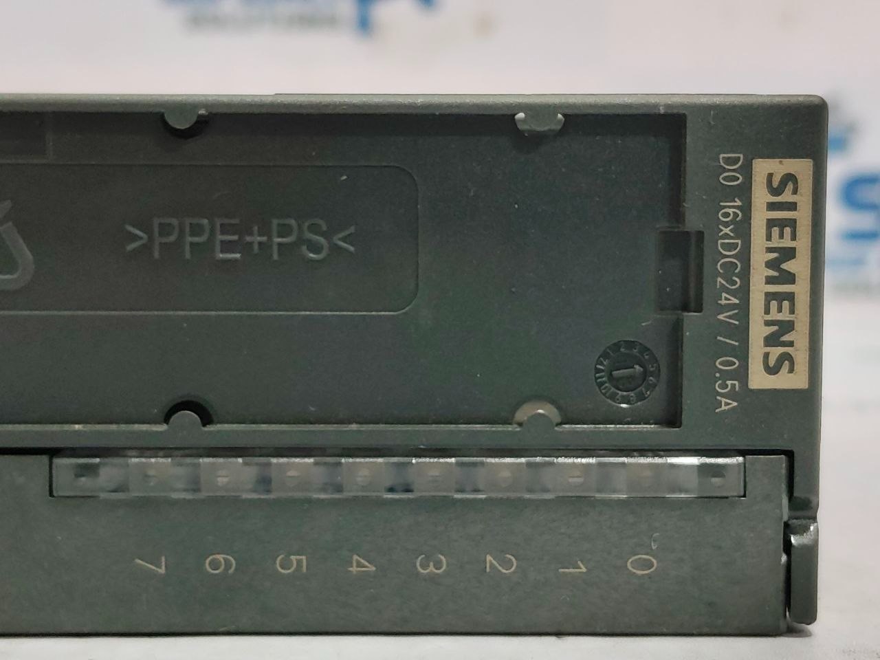 Siemens 6ES7 322-1BH01-0AA0 Simatic S7 Digital Output Module