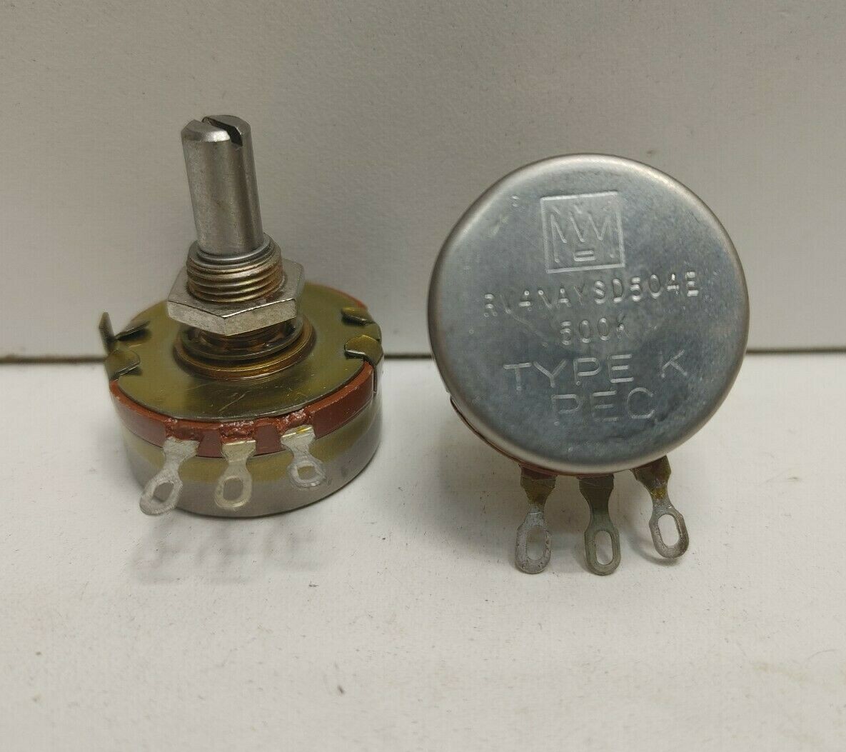 LOT OF 2 NEW OLD STOCK! MIL-SPEC TYPE K 500K VARIABLE RESISTORS RV4NAYSD504E
