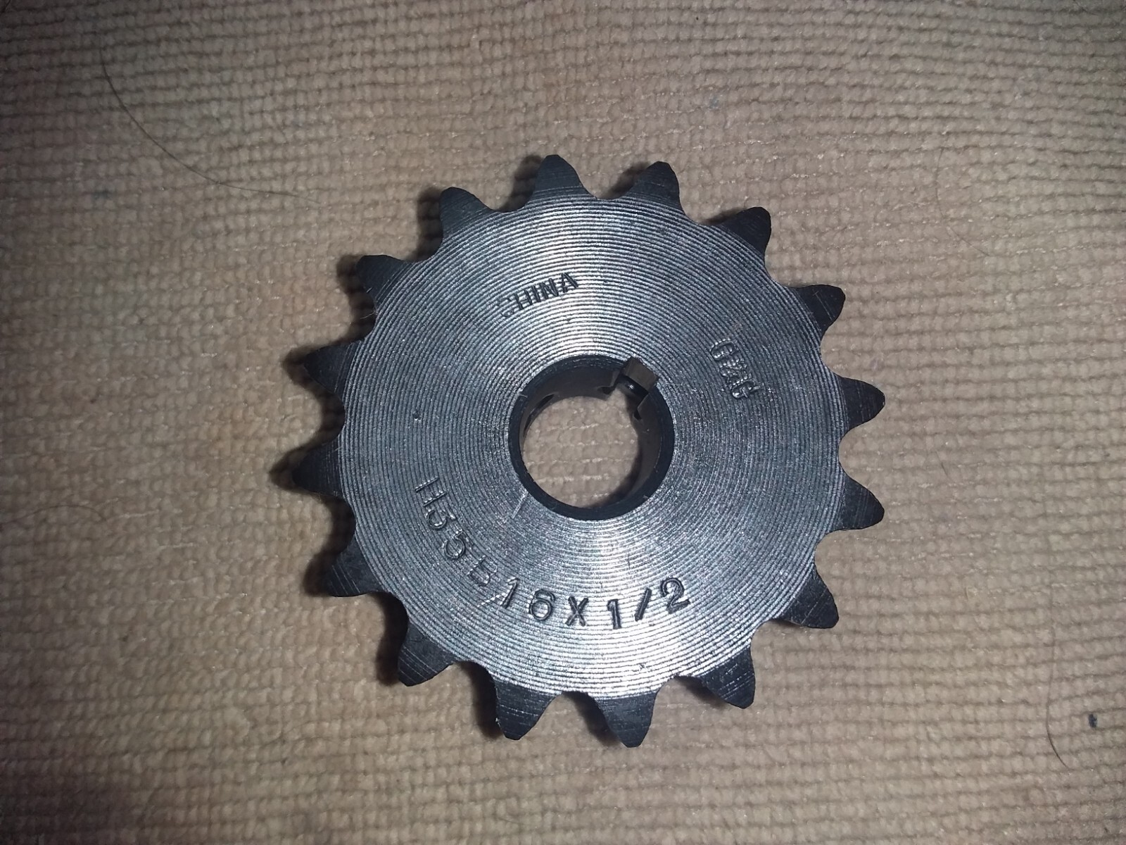 H35B16-1/2″ 1/2 Inch Shaft Keyed Round Bore Sprocket #35 Roller Chain 16 Tooth
