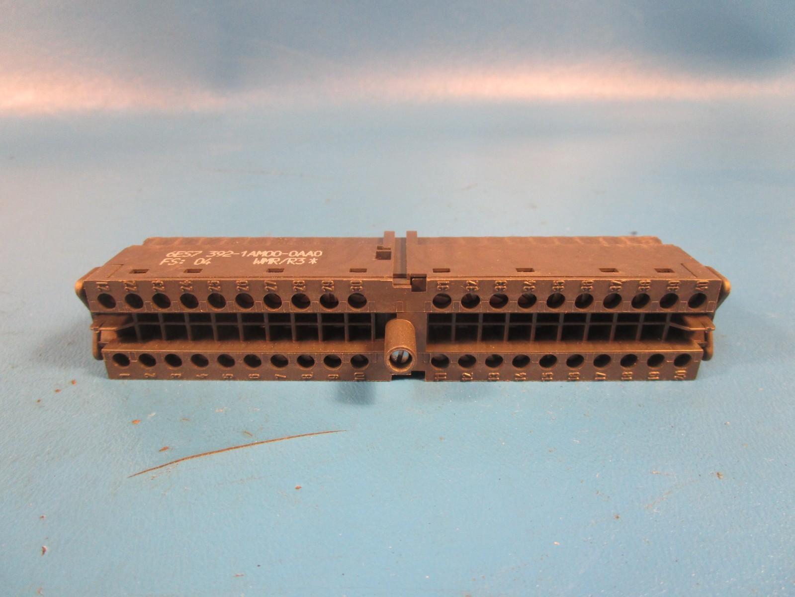 Siemens 6ES7 392-1AM00-0AA0, FRONT CONNECTOR, SIMATIC S7-300, 40 POLE