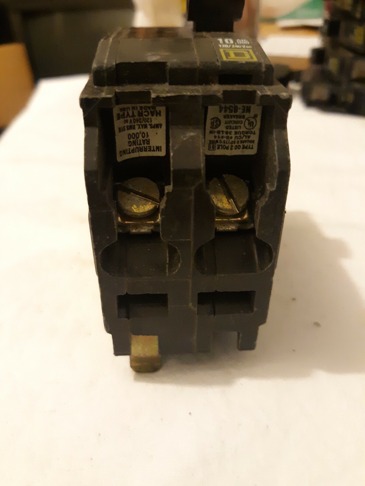 SQUARE D NE-3910 TYPE QO 2 POLE 120/240VAC CIRCUIT BREAKER