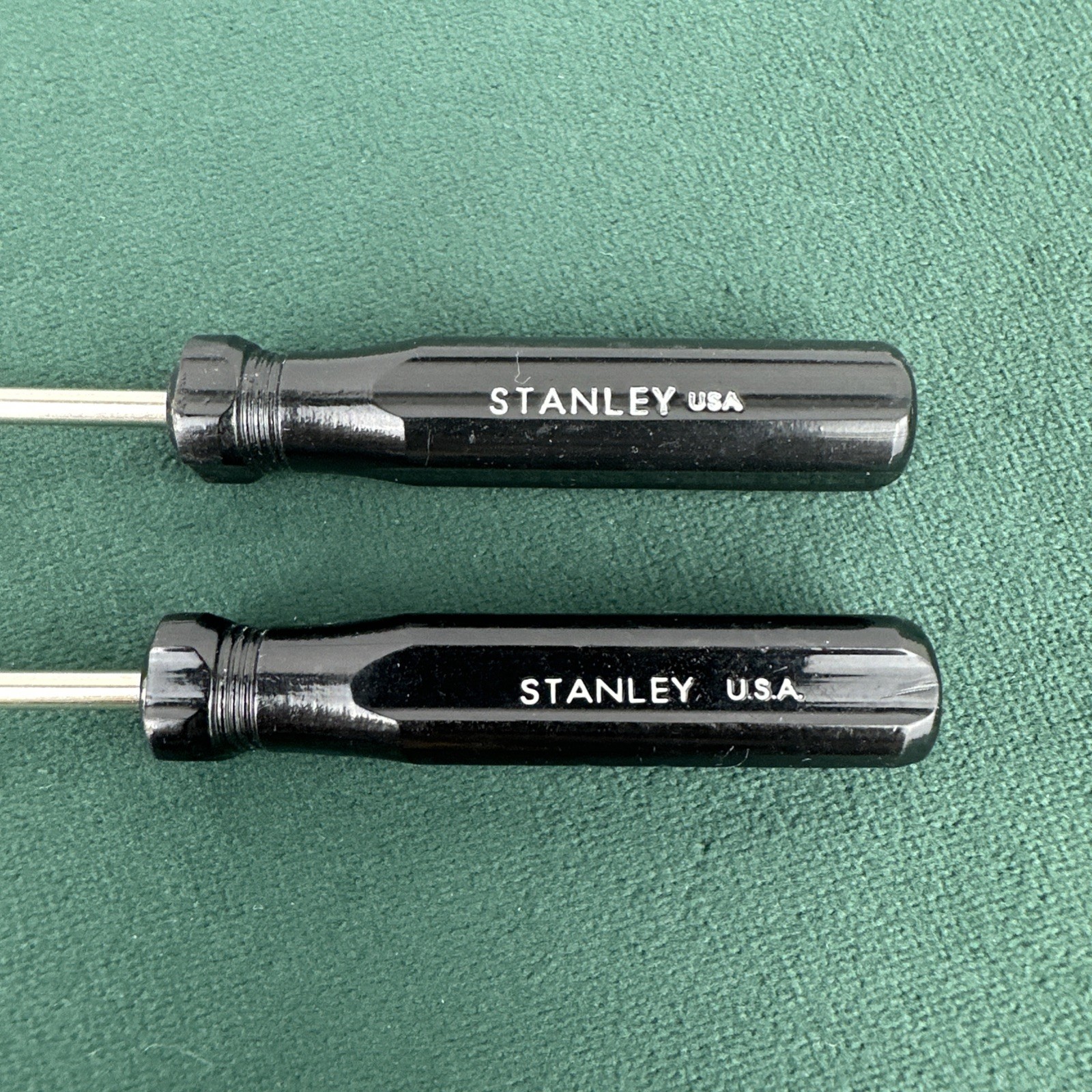 Small Stanley Black Phillips And Flathead Screwdriver Set Of 2