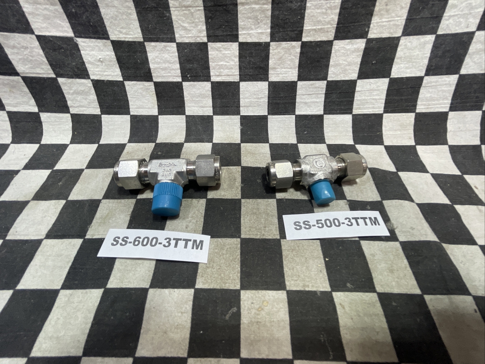 SWAGELOK SS-600-3TTM &SS-500-3TTM Female Run Tee 5/16″ & 3/8″ , LOT OF 2#121W19