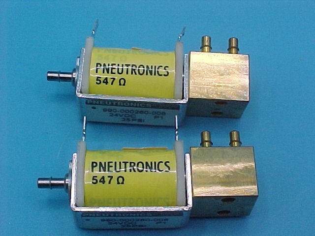 lot of 2 PNEUTRONICS PNEUMATIC SOLENOID 24VDC 25PSI 547 990-000260-006 MA
