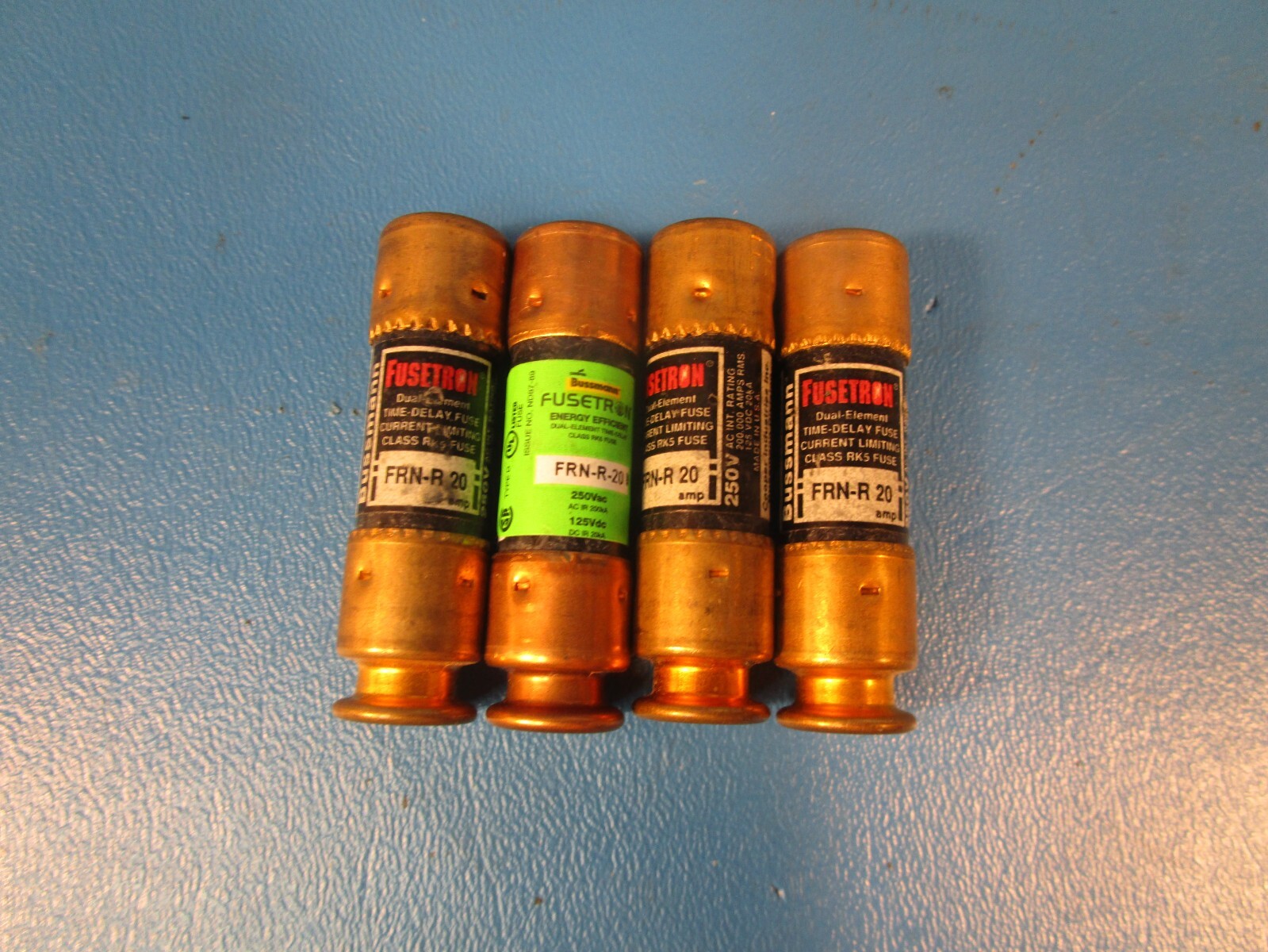 LOT OF 4 BUSSMANN FUSETRON FRN-R 20, FUSE, 250VAC, 20A, 125VDC