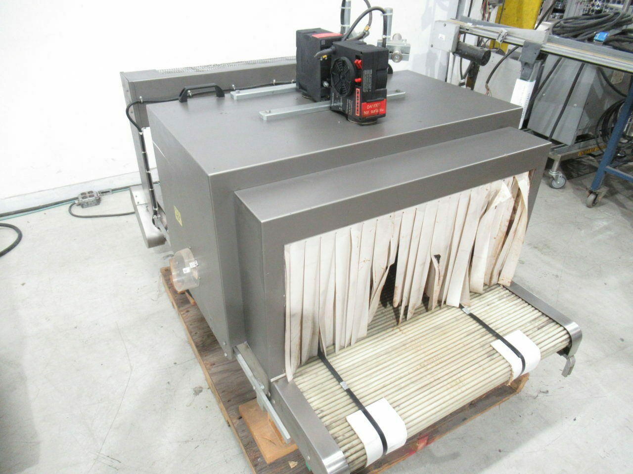 Heating Tunnel W/2 Lester Heating Gun W Conveyor DIM  66LX39WX34H