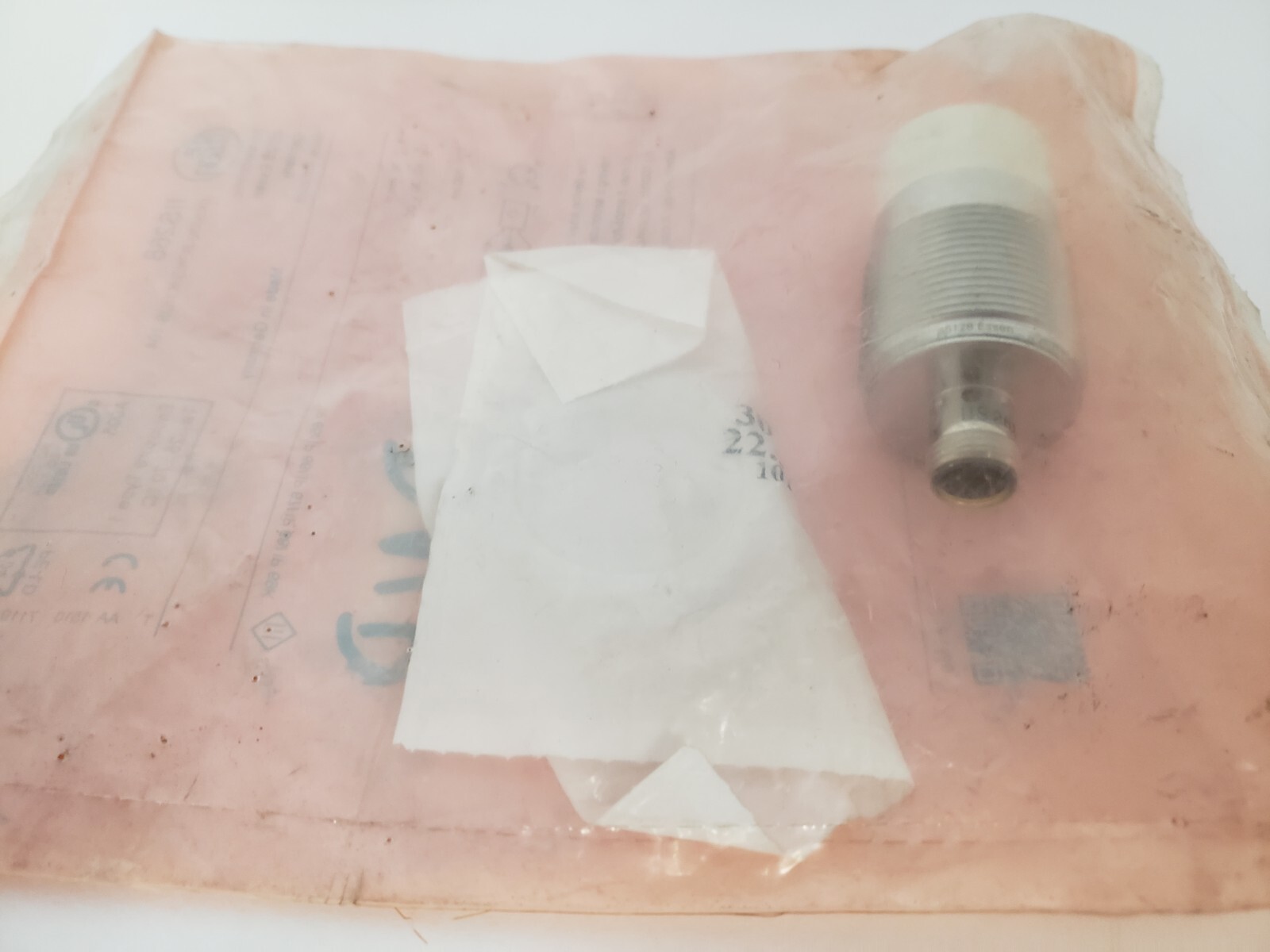 IFM ELECTRONIC IIK3030-BPKG/K1/US-104 INDUCTIVE SENSOR 10-30V DC (IIS268) NIB