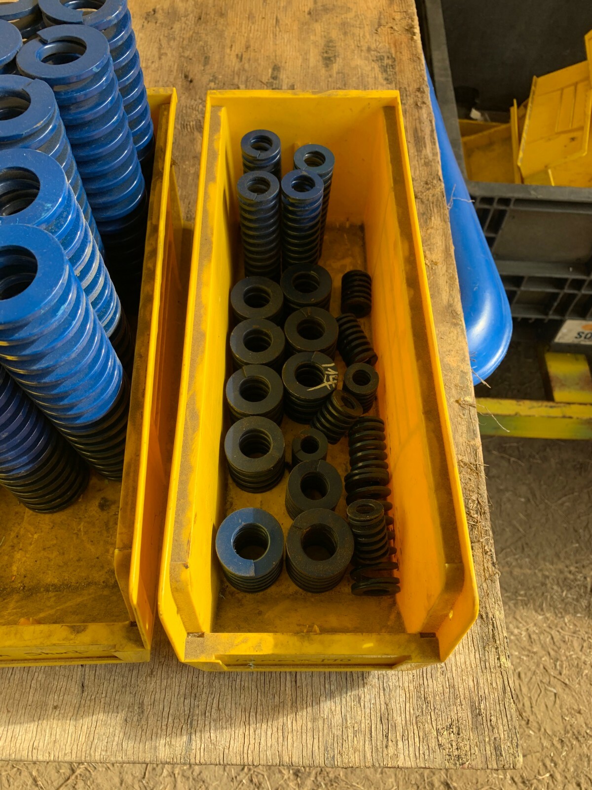 JIS Die Spring Medium Duty (Large Assorted Lot)