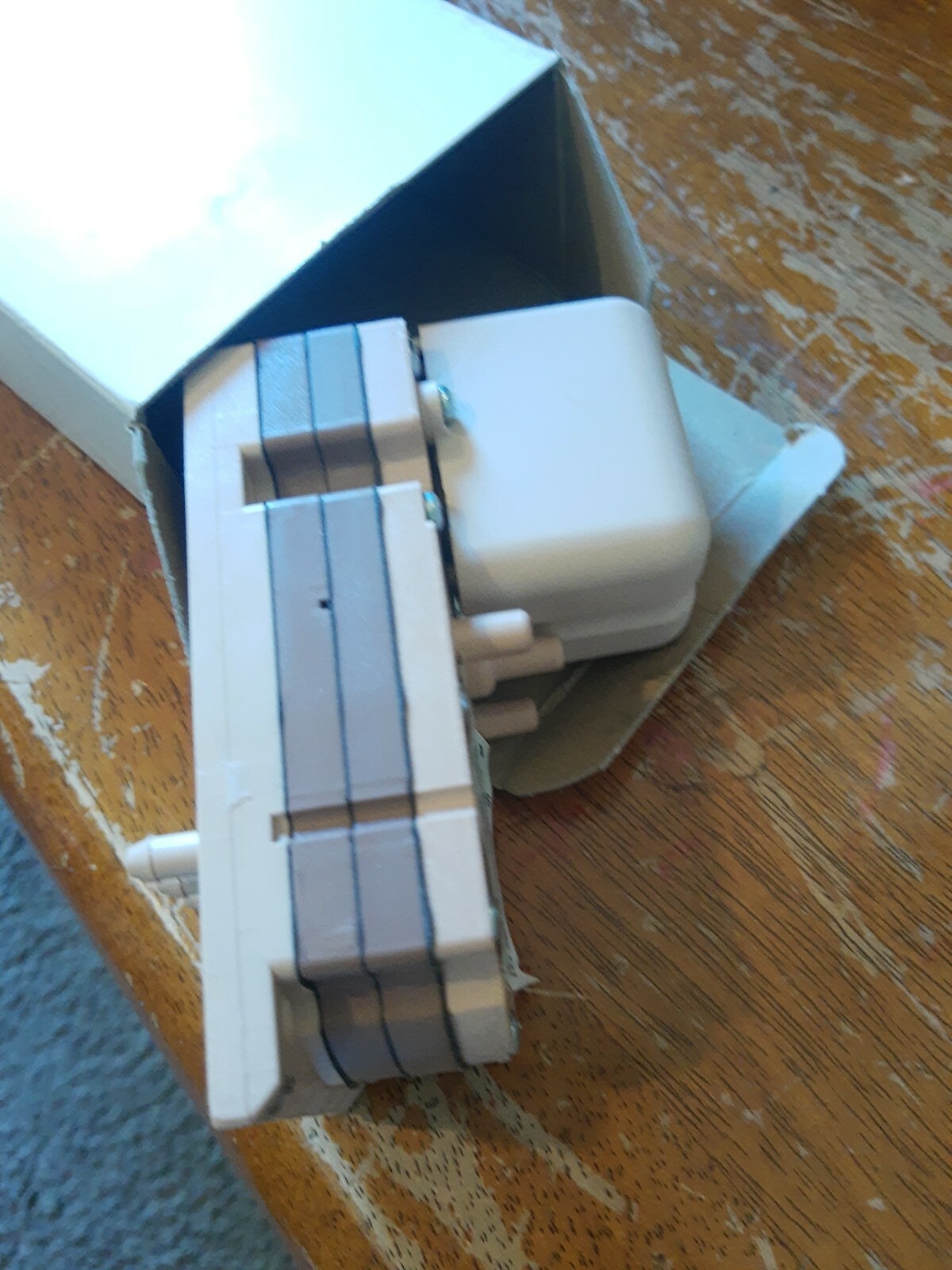 NEW INVENSYS T.A.C Schneider Pneumatic Thermostat (?) # R527-230 / R527230