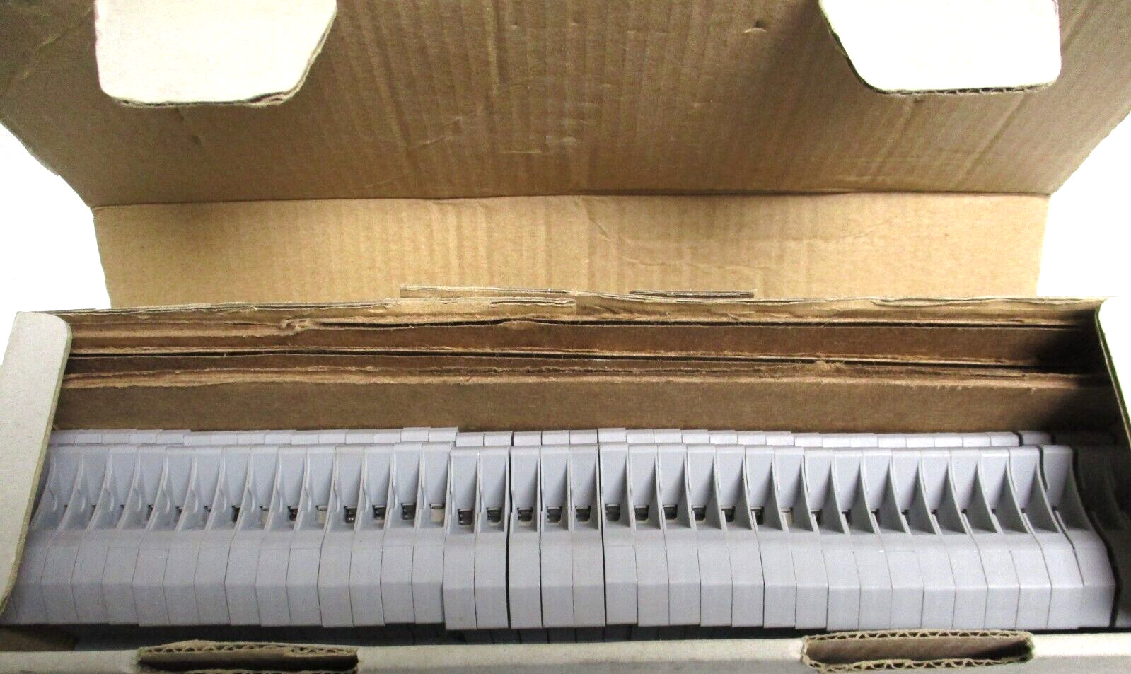 EATON , XBUT4 , TERMINAL BLOCKS , 600V-30A MAX , 26-10 AWG Cu , LOT OF 38