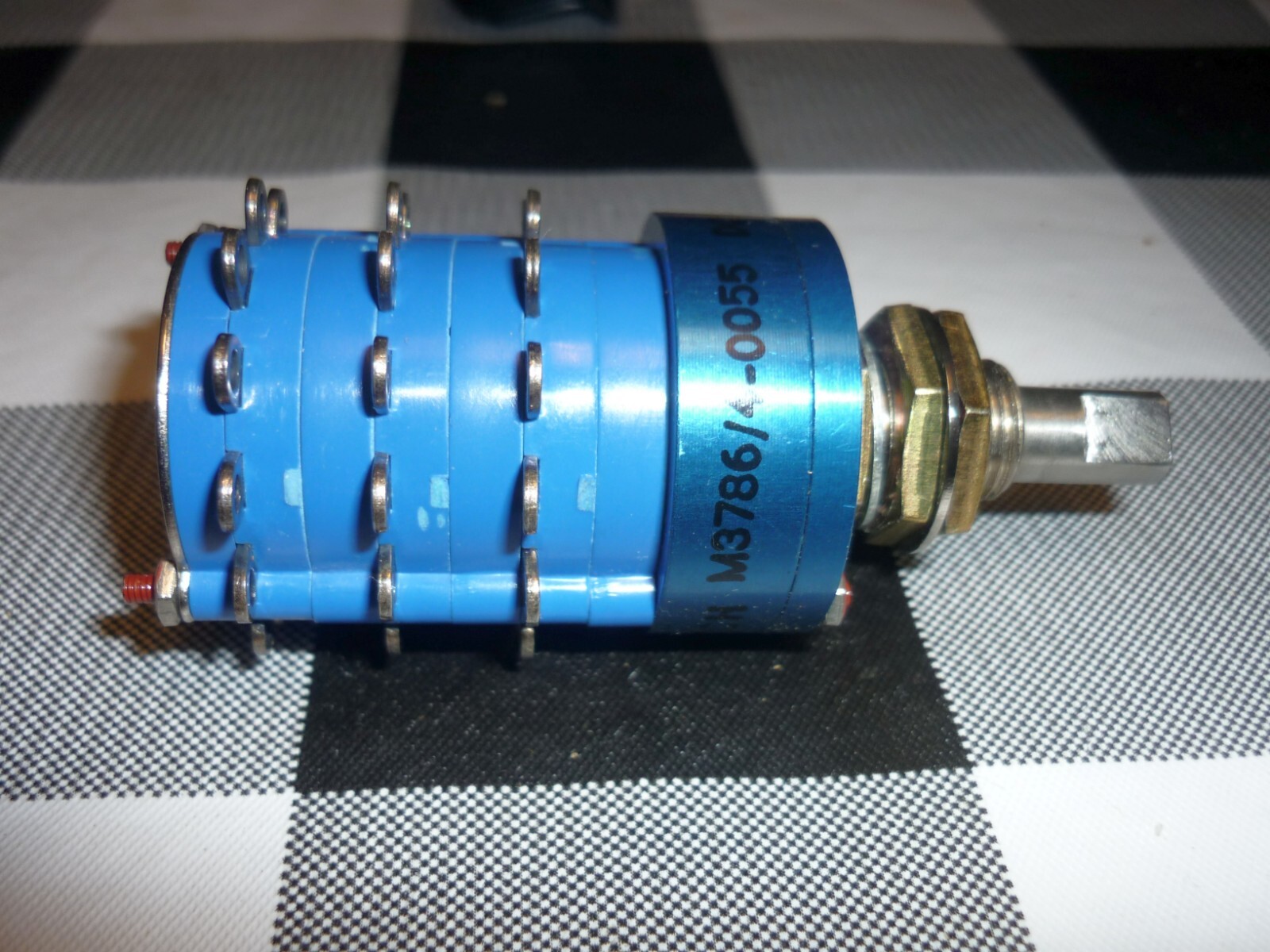 COLE M3786/4-00585 Switch Rotary SP12T 12 Flatted Shaft Solder Lug 1A 115VAC/DC