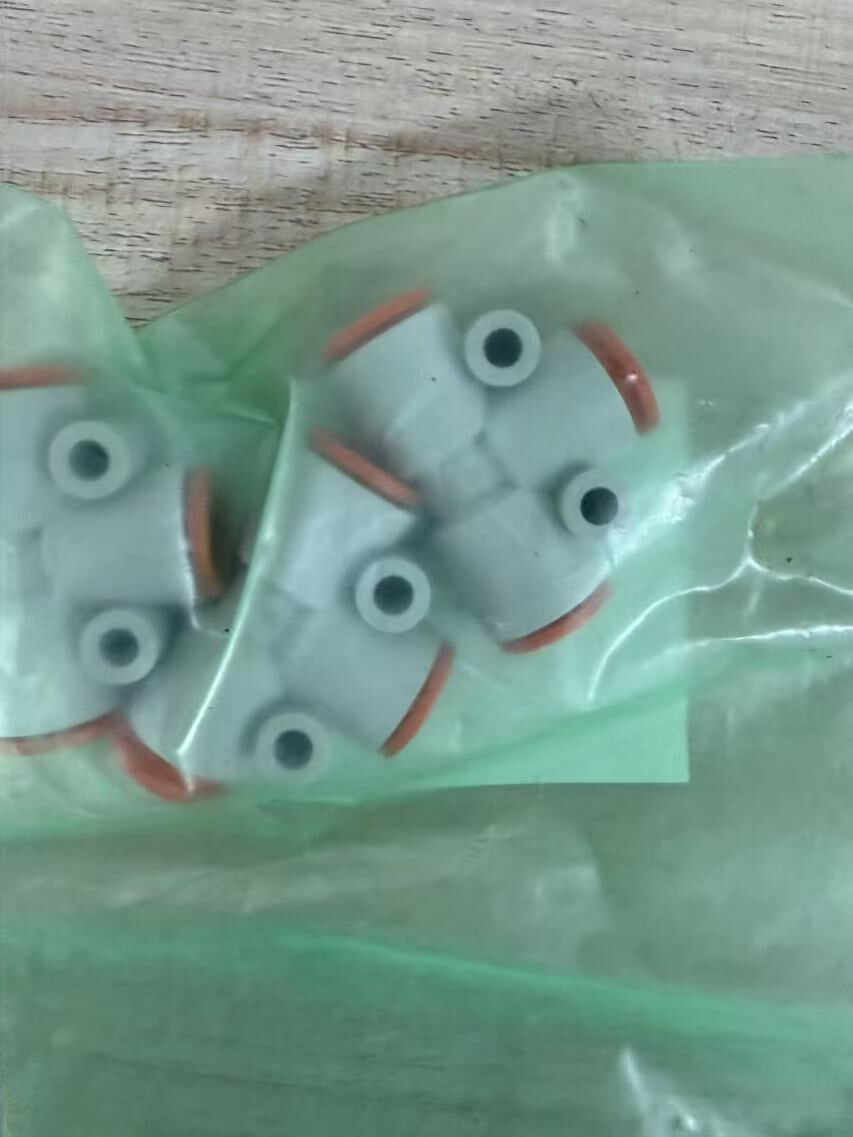 Applied Materials AMAT 3300-15071 FTG TBG UNION TEE 3/8IN ONE-TOUCH(Qty:3)
