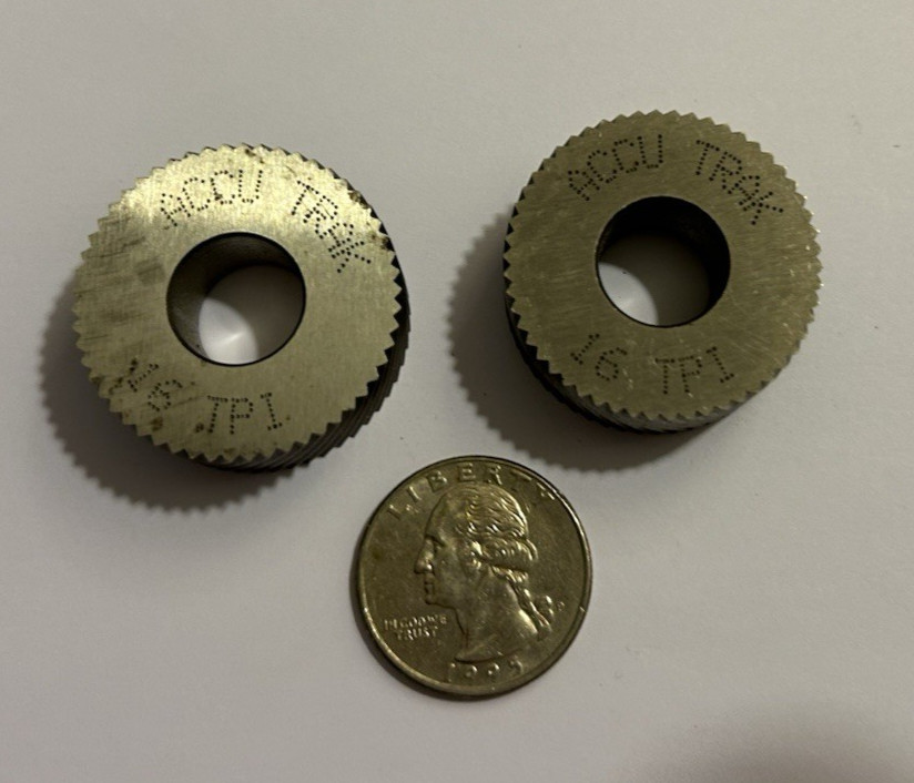 PAIR ACCU TRAK TOOLS 16 TPI KNURLING WHEEL 1 1/4 X 1/2 X 1/2 L&R DIA