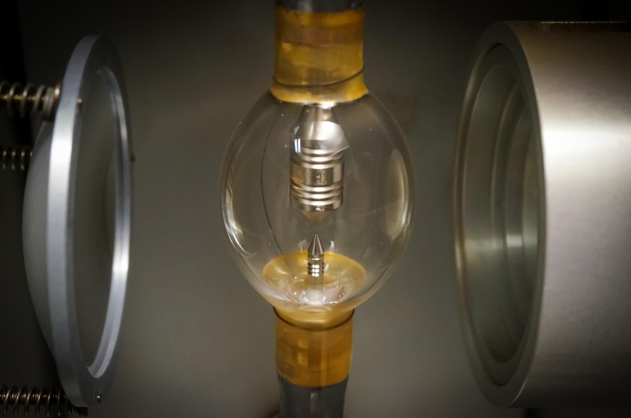 Kratos Xeon Arc Lamp Housing with HVN1000-3 1000W 38V Lamp