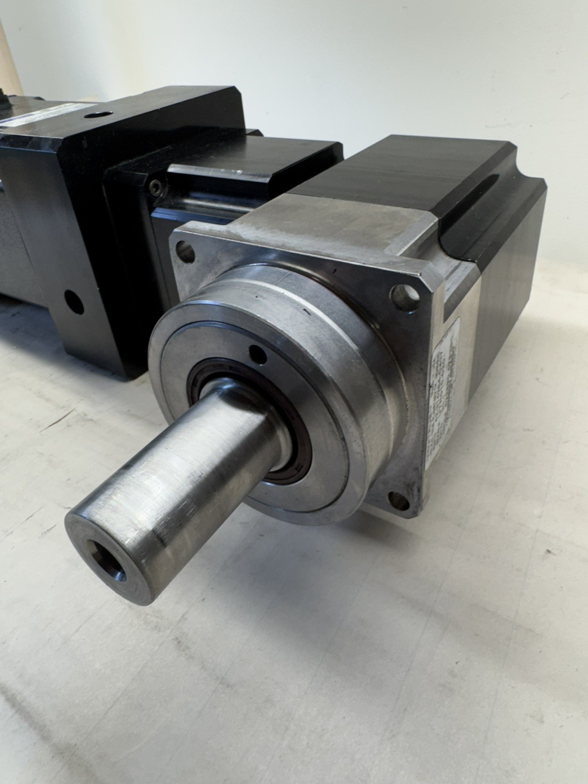Kollmorgen MT504B1-T1C1 THOMSON MICRON 42-314284-C427 TRUE PLANETARY GEARHEAD