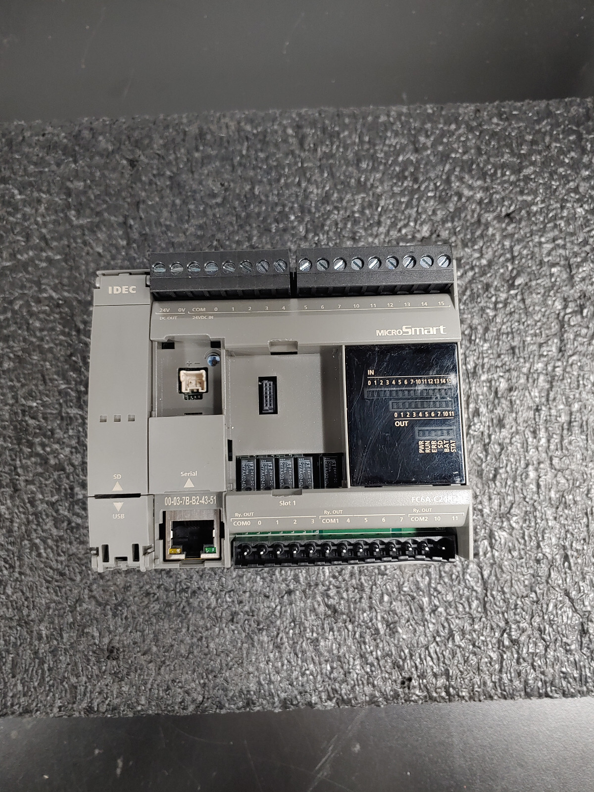 IDEC FC6A-C24R1AE 24IO CPU 100-240VAC Relay FC6A MicroSmart PLC