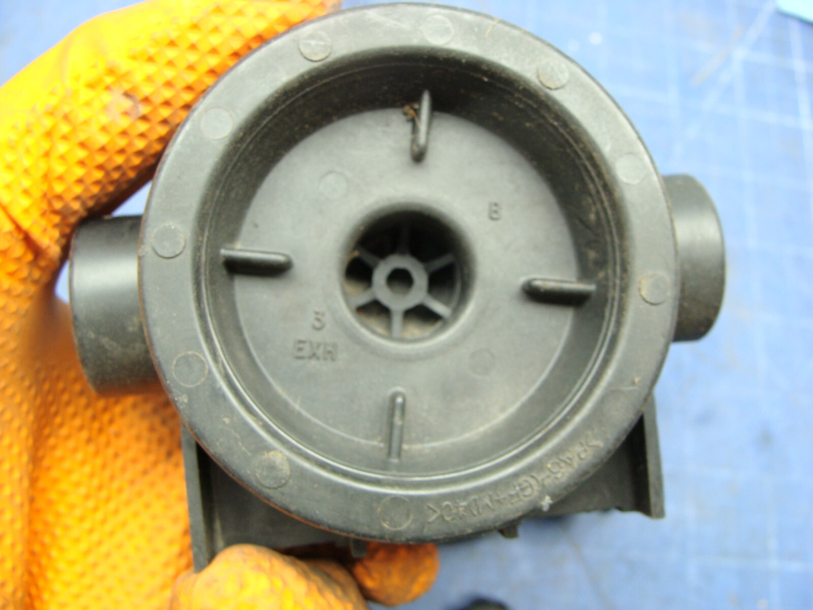 Lot of 2 BENDIX QUICK RELEASE VALVES 10 FT LBS MAX TORQUE