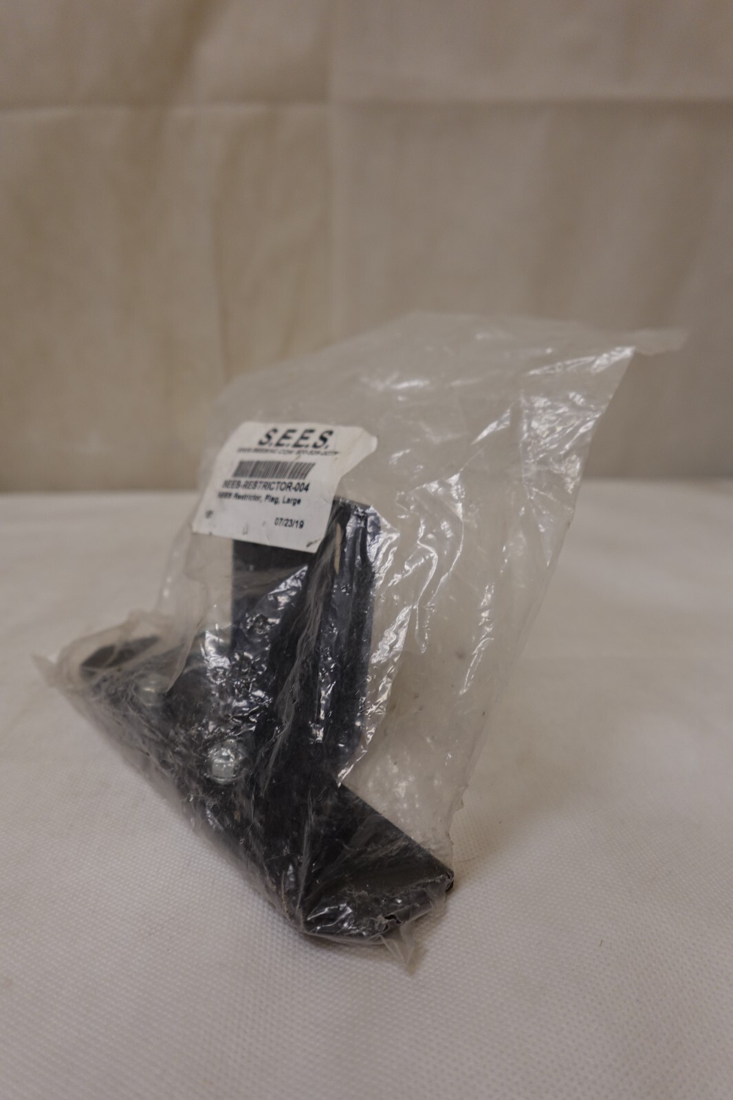 S.E.E.S. Elevator Door Restrictor Flag Black 004 – Large / SEES-RESTRICTOR-004