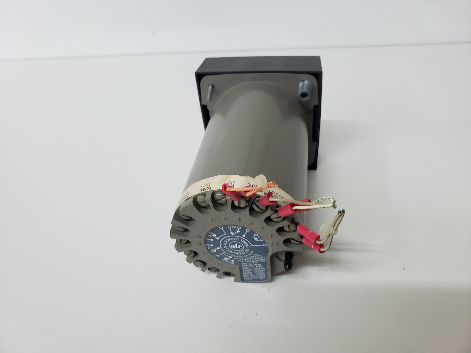 ATC 305E015A20PX Timer 120v 305E 015 A 20 PX