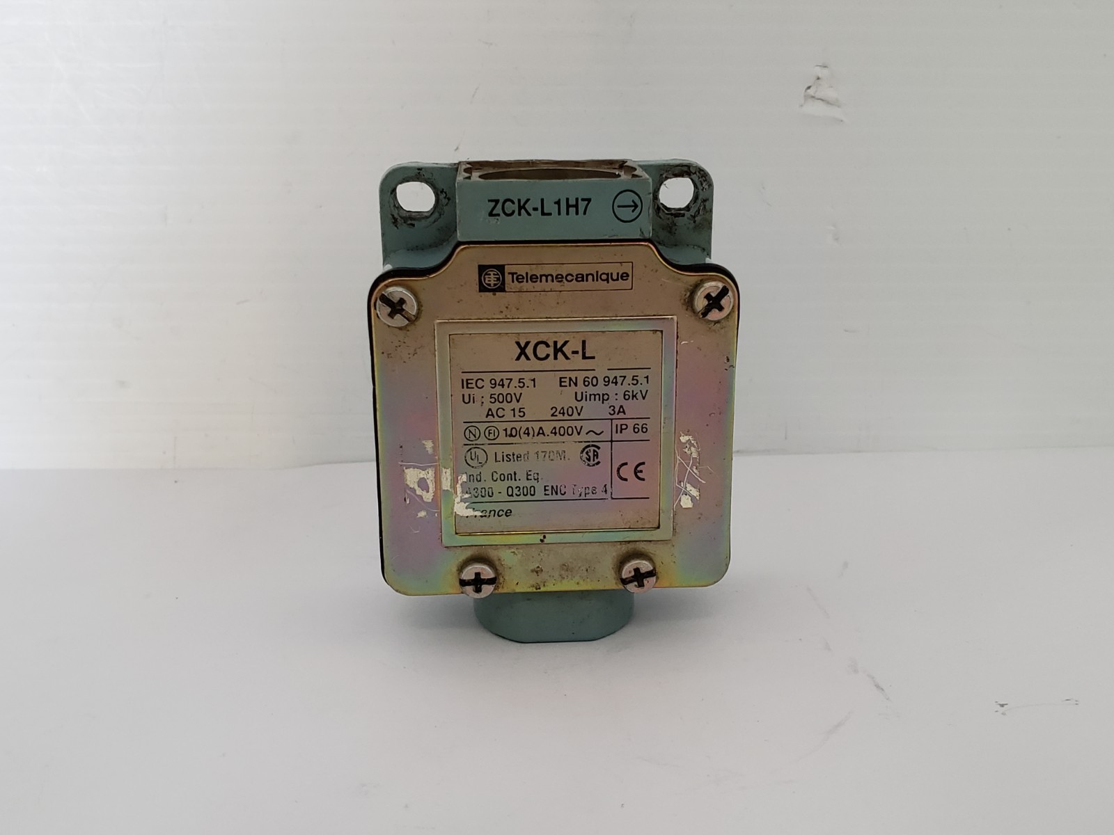 TELEMECANIQUE ZCK-L1H7 LIMIT SWITCH BODY