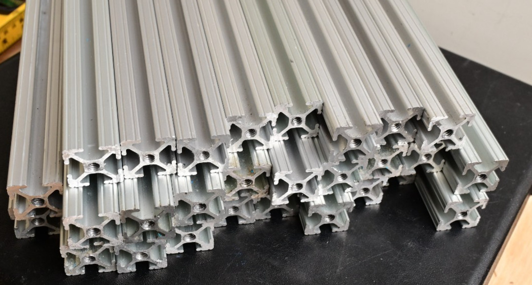 QTY 28 T-Slot 80/20 Style Aluminum Extrusion 1″x1″ x ~8″ Used Total ~18.5ft 9lb