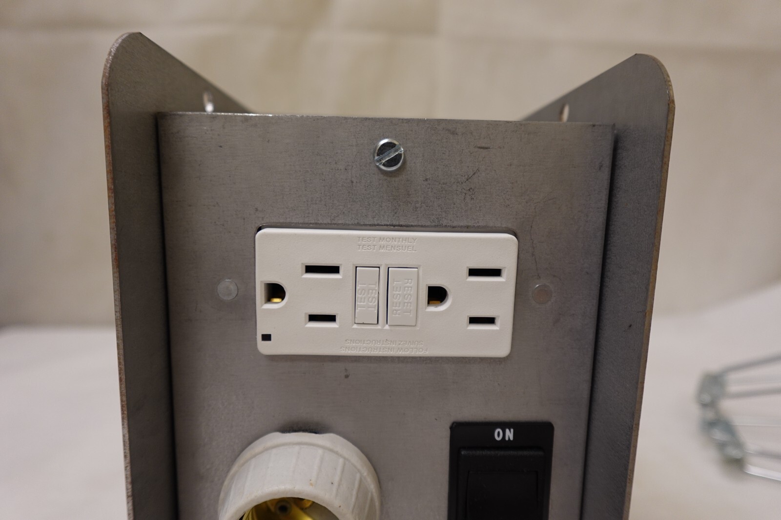 Otis Elevator – Elevator Under Car Inspection Station w/ GFCI Outlet 120VAC A914