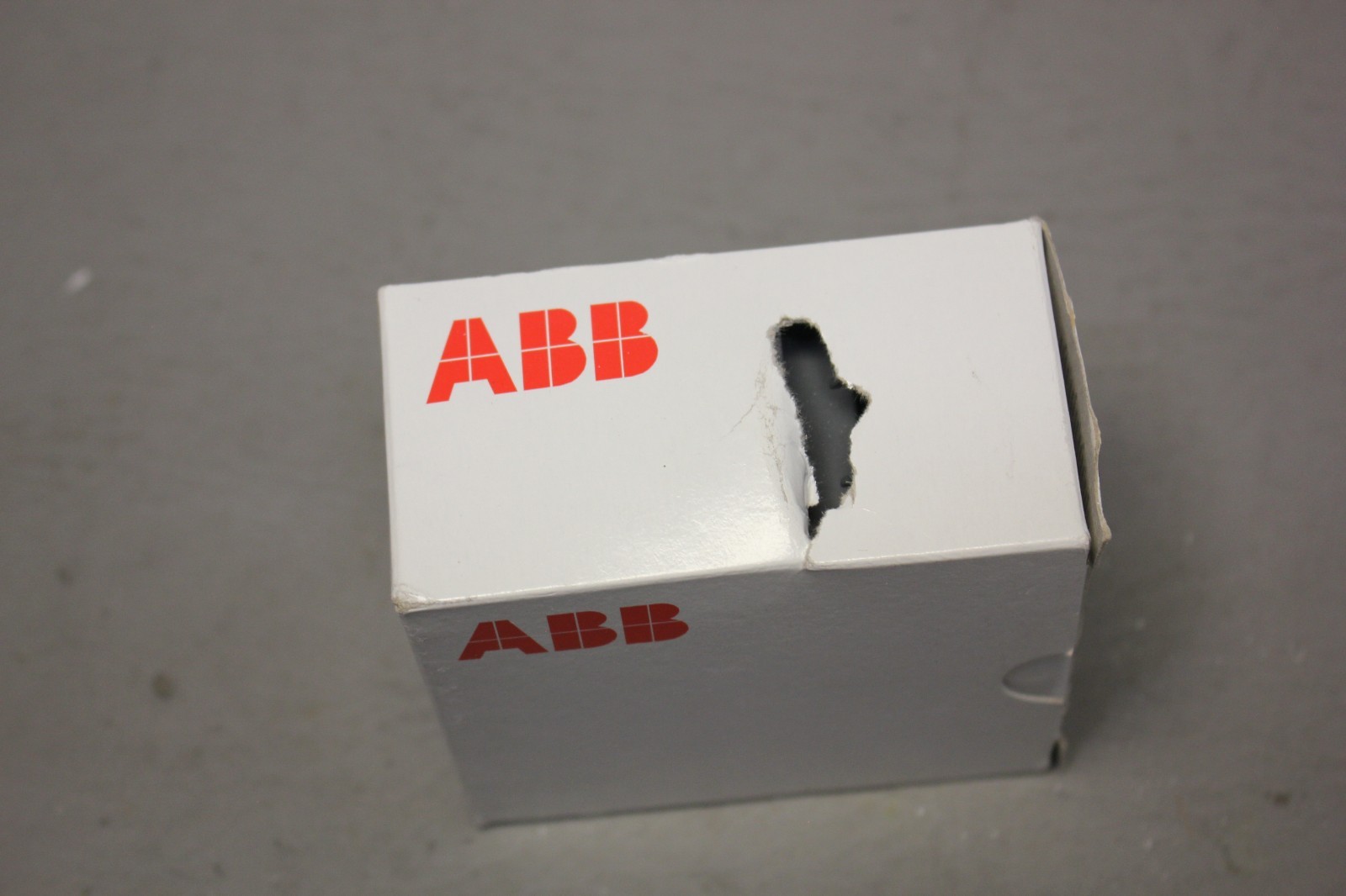 NEW ABB CONTACTOR 1SBL297001R1400 AF38-30-00-14 250-500V 50/60HZ