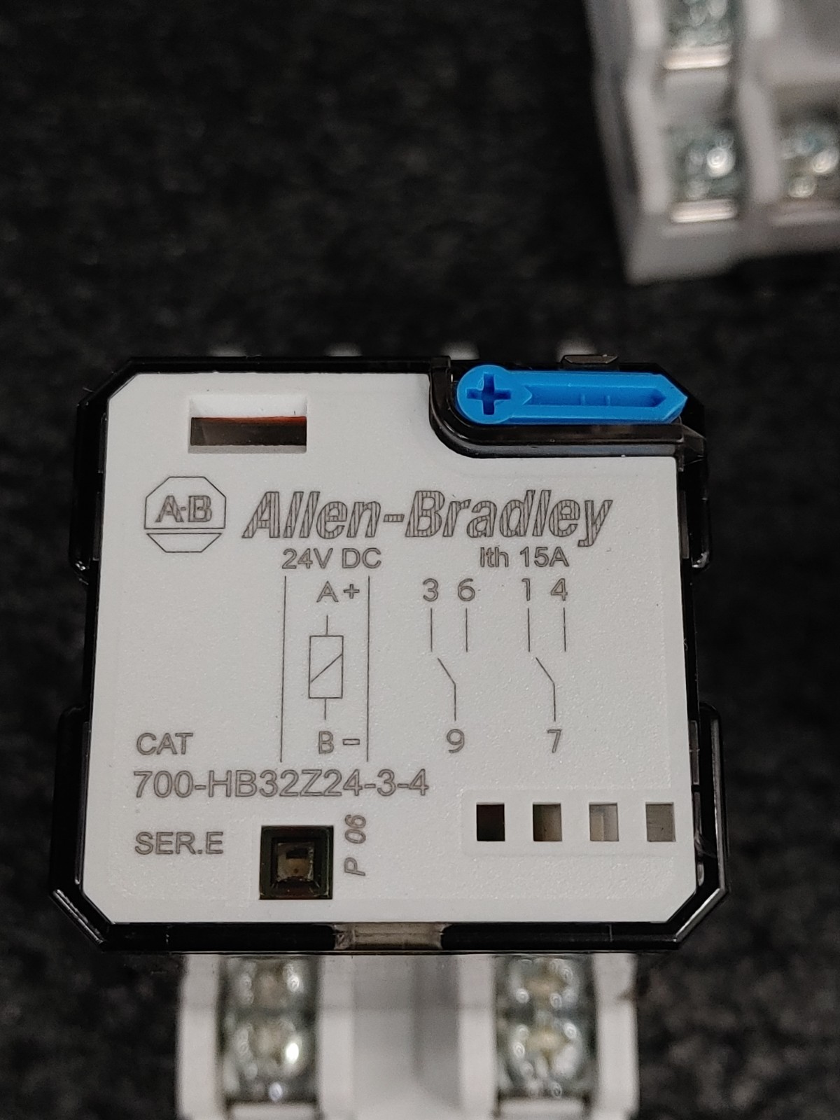 Lot of 6 ALLEN BRADLEY 700-HB32Z24-3-4 24V DC GP Tall Square Base Relay w Base