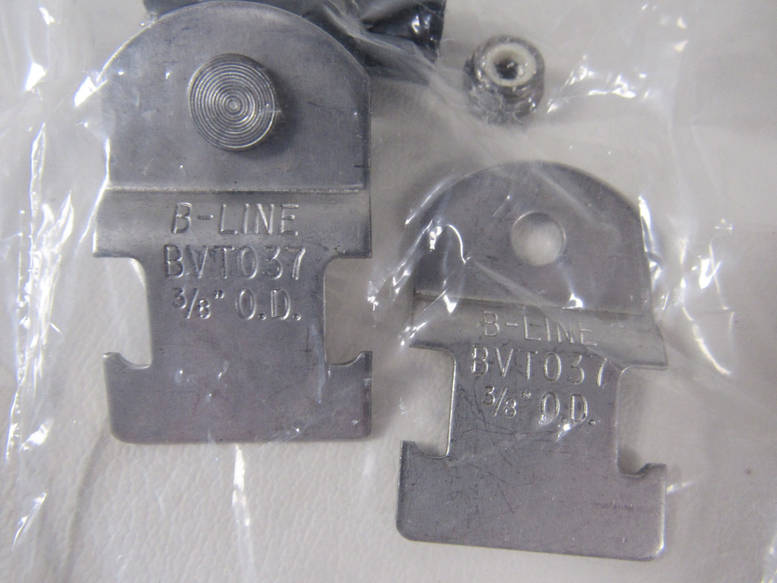 Eaton BVT037SS4 Vibra-Clamp 3/8″ O.D Channel Mounted Stainless Steel (45) USA