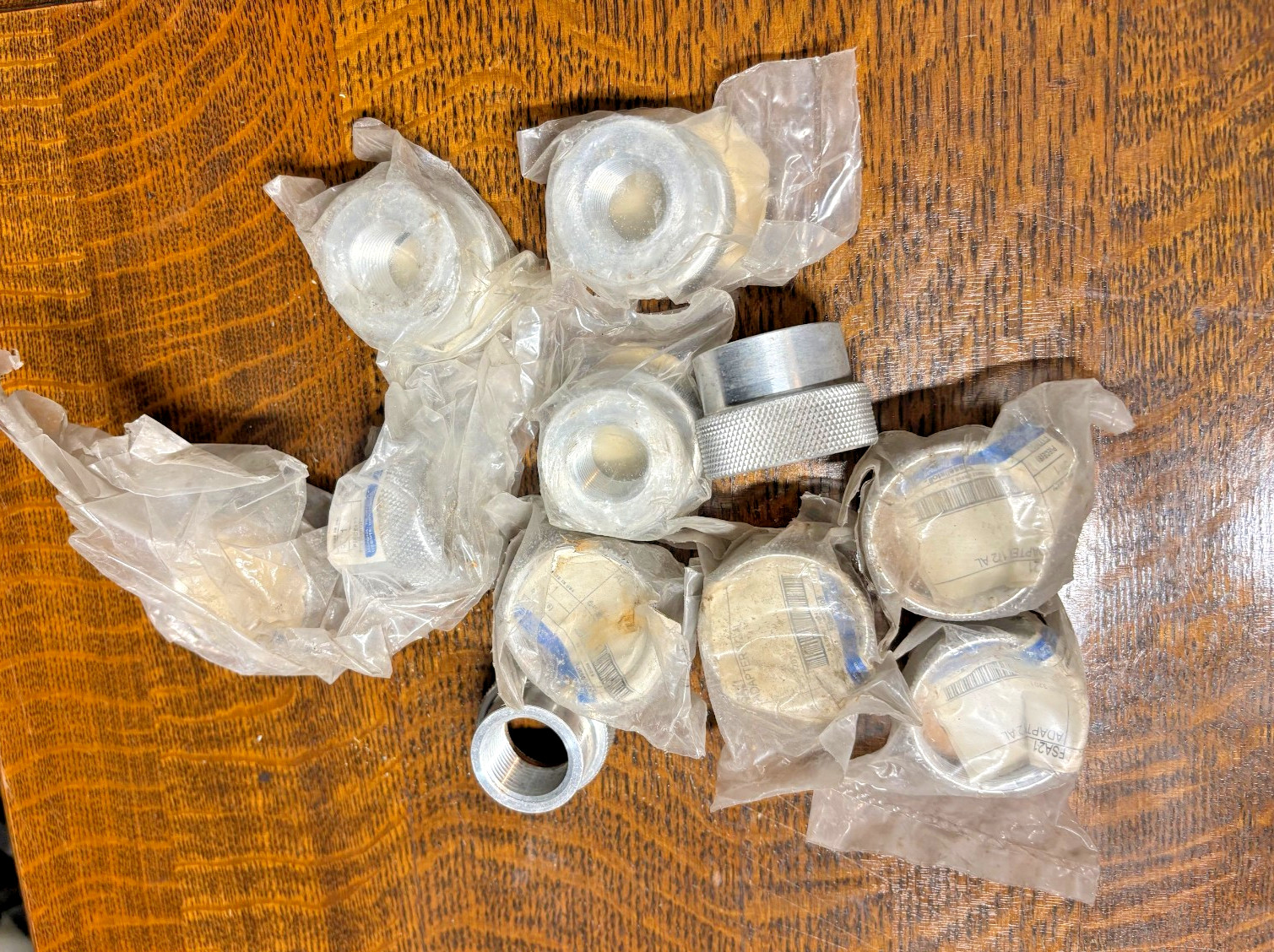NEW LOT OF 11 THOMAS & BETTS FSA21 CONDUIT PLUG ADAPTER 1/2 AL
