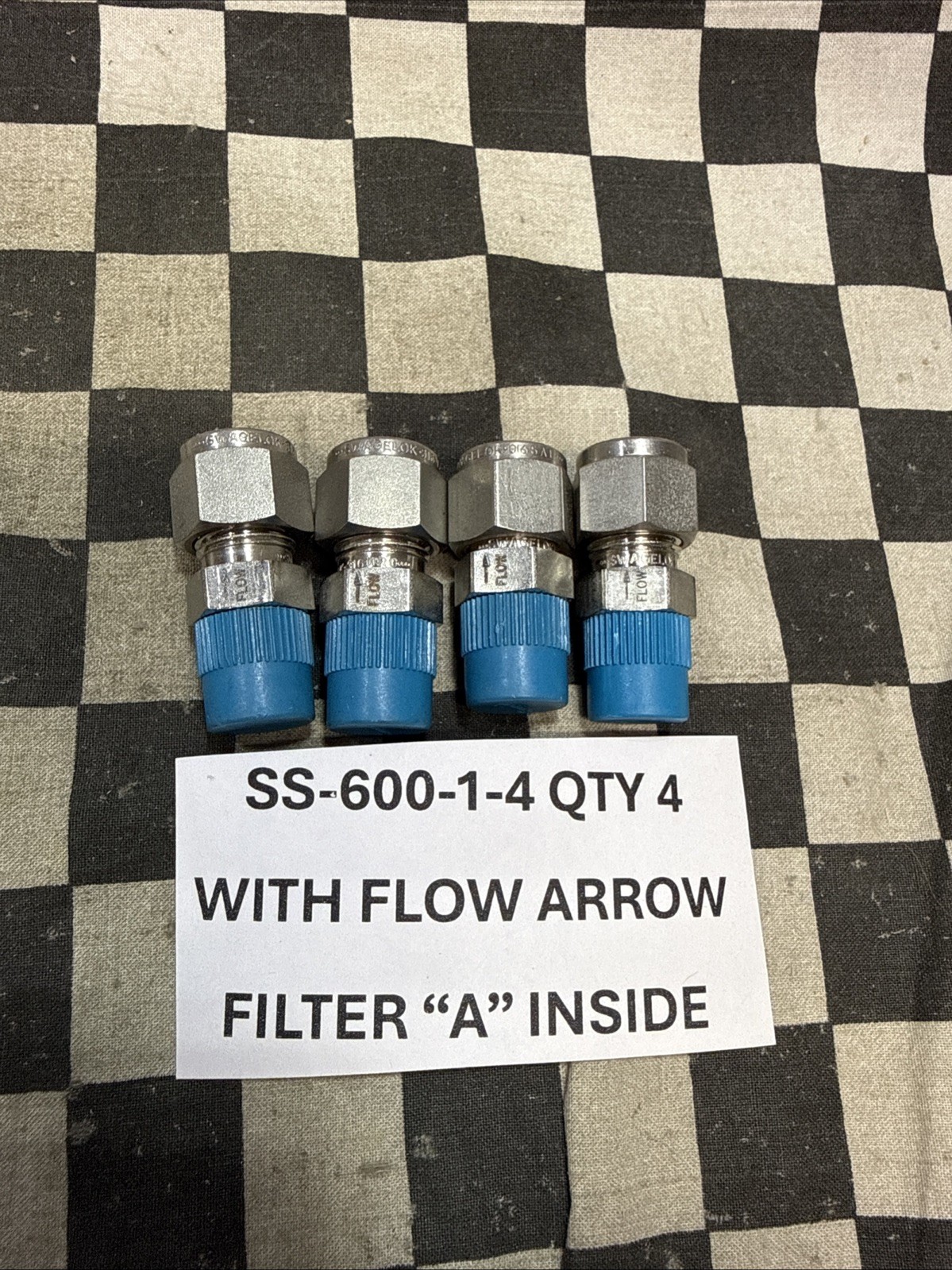Swagelok SS-600-1-4, SS60014, Male conector 3/8″ x 1/4″ npt, LOT OF 7 #133N7