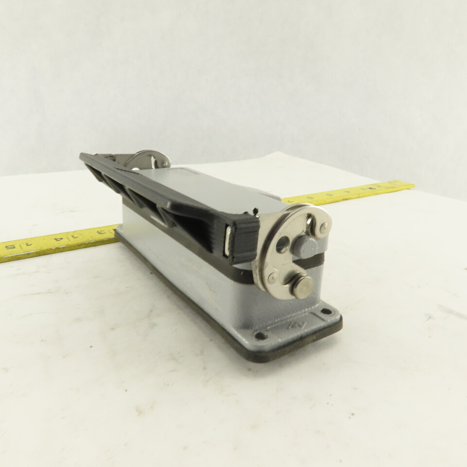 ILME CHI-24LS C-Type Bulkhead Mount Hosing Single Lever Lid W/115V Outlet Lot/15