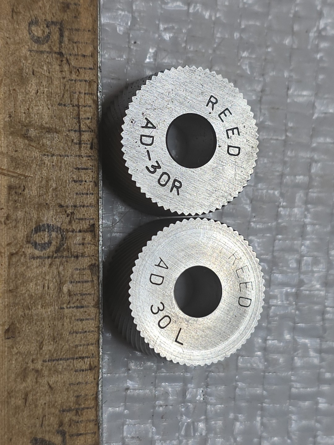 REED AD-30R & AD-30L KNURL WHEEL 3/4″ X 3/8″ X 1/4″ LOT OF 2 NOS