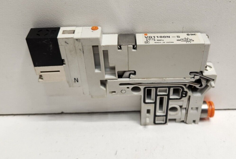 GUARANTEED! SMC 24V 2-POSITION 4-WAY SOLENOID VALVE VQ1100N-5