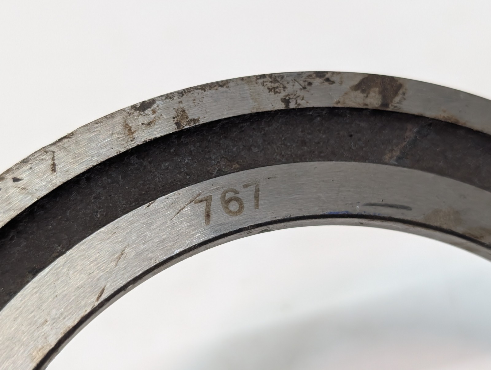 Lot of 3 Alloy T 767 split metal seal rings 6-3/4in OD 4.75in ID industrial