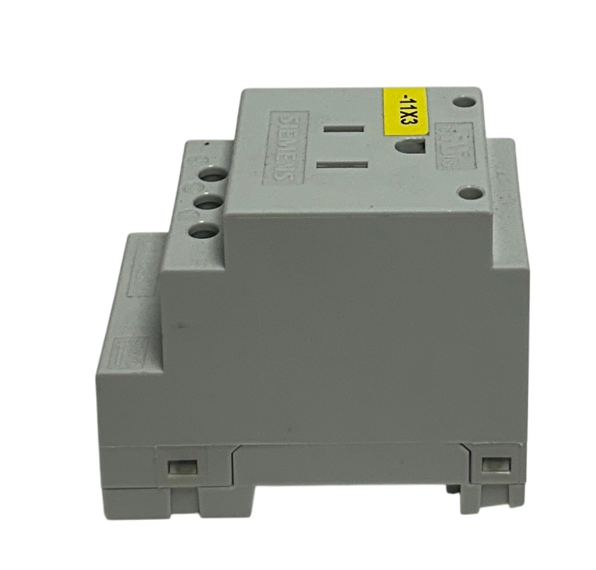 SIEMENS 5TE6804 OEM SOCKET OUTLET 15A 125VAC SenSchuko SOCKET USNP