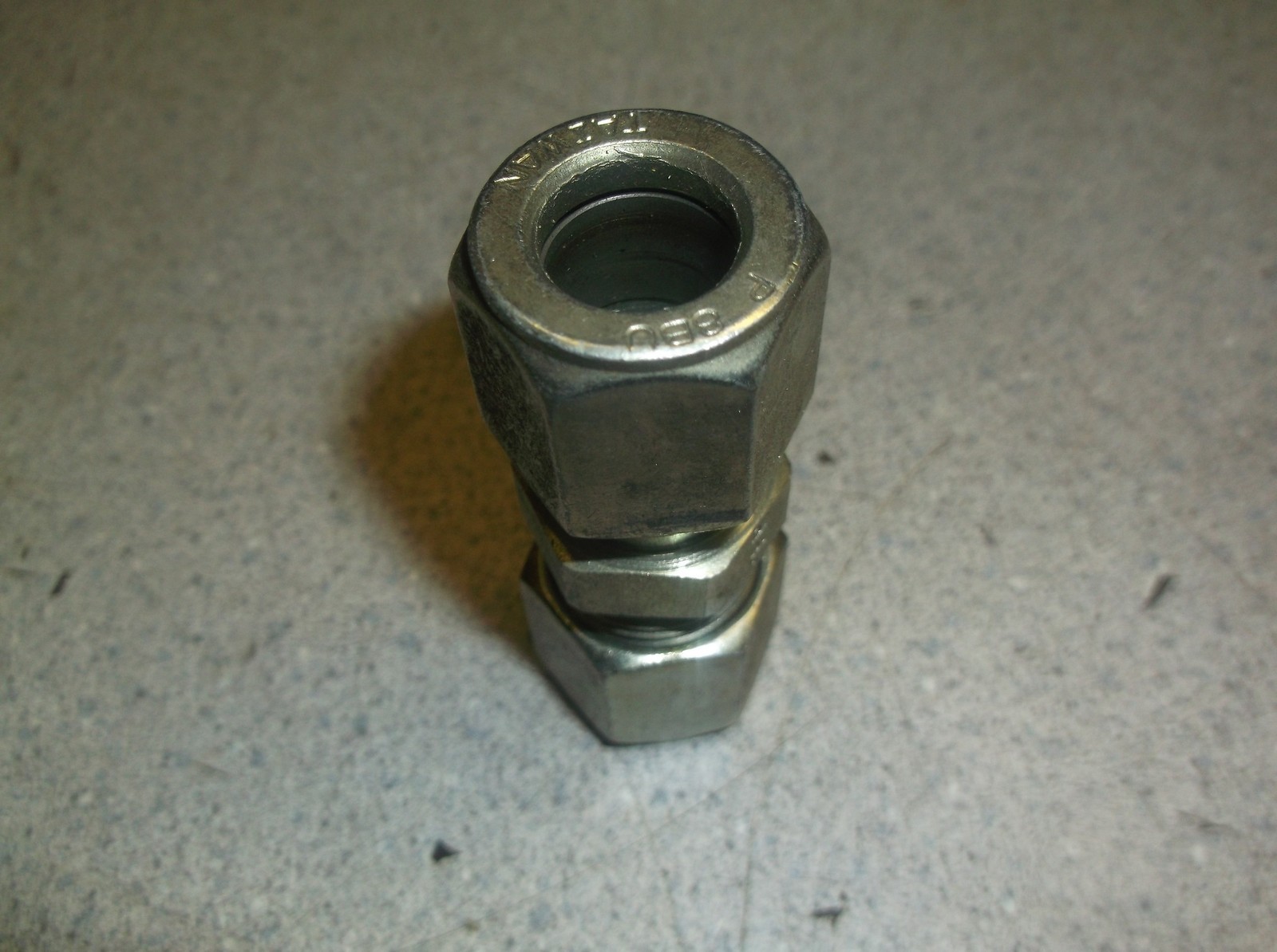 NEW Parker P8BU 3/8″ Bulkhead Union *FREE SHIPPING*