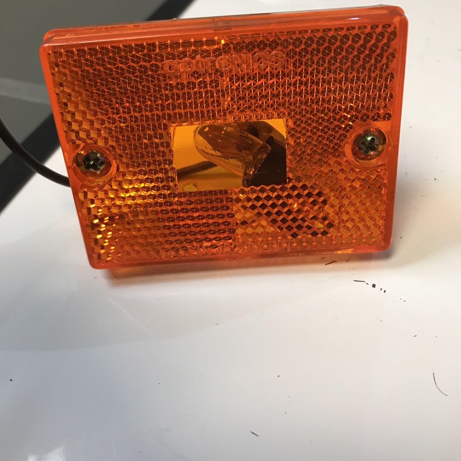 1 OPITONICS RECTANGULAR TRUCK & TRAILER LIGHT SAE AP2 04 DOT, TAILLIGHT NWOB
