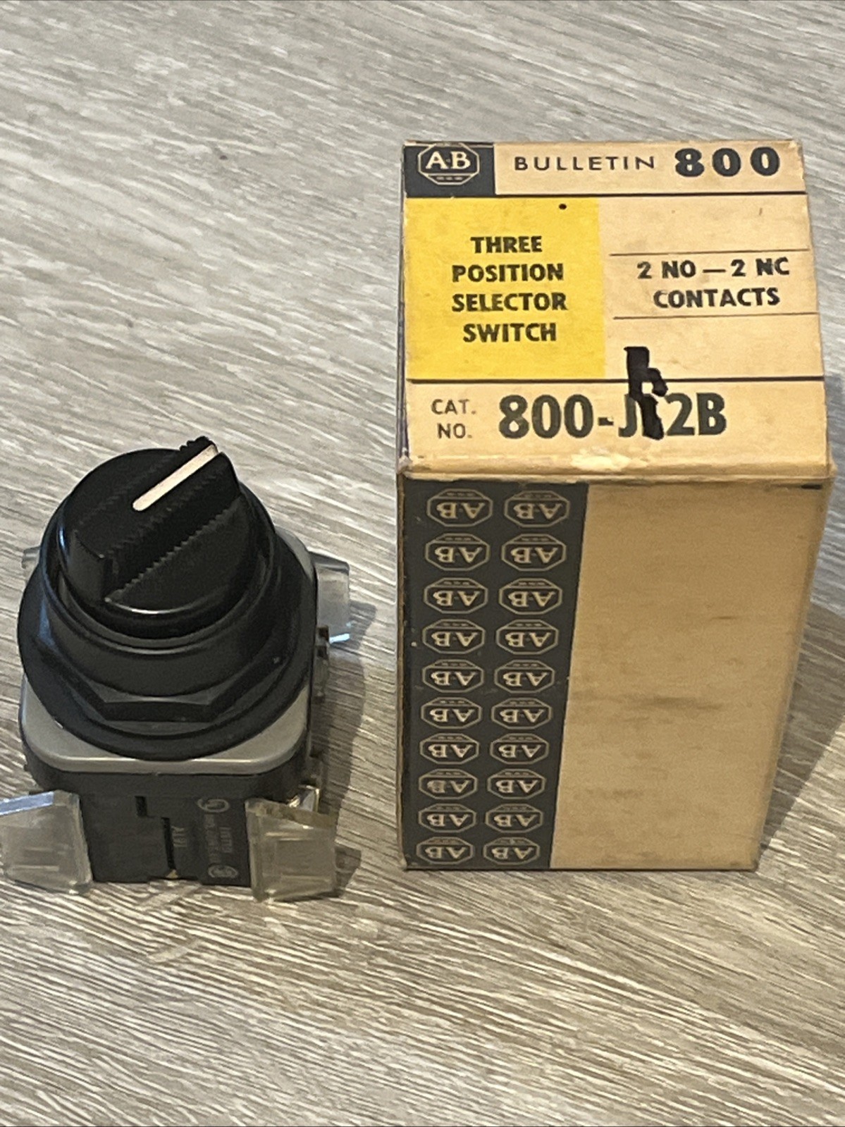 Allen Bradley 800H-JR2B Selector Switch 800HJR2B Series C