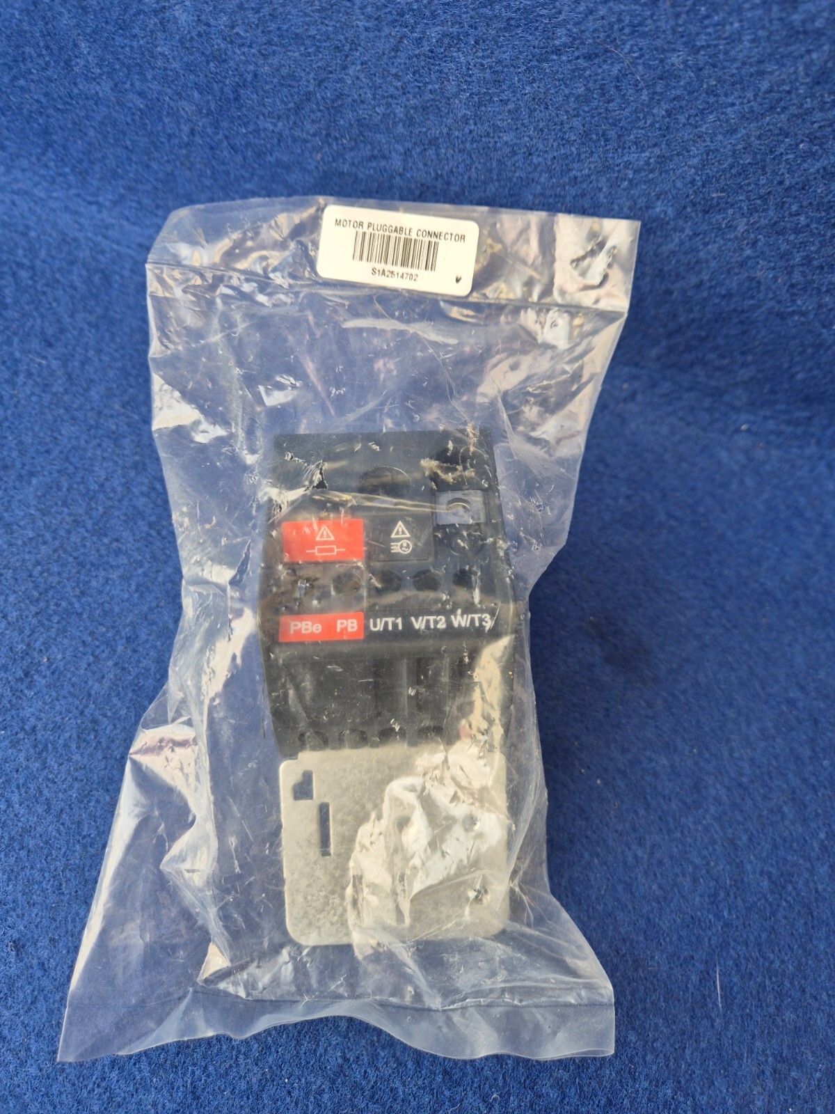 Schneider Electric Motor Pluggable Connector S1A2514702.