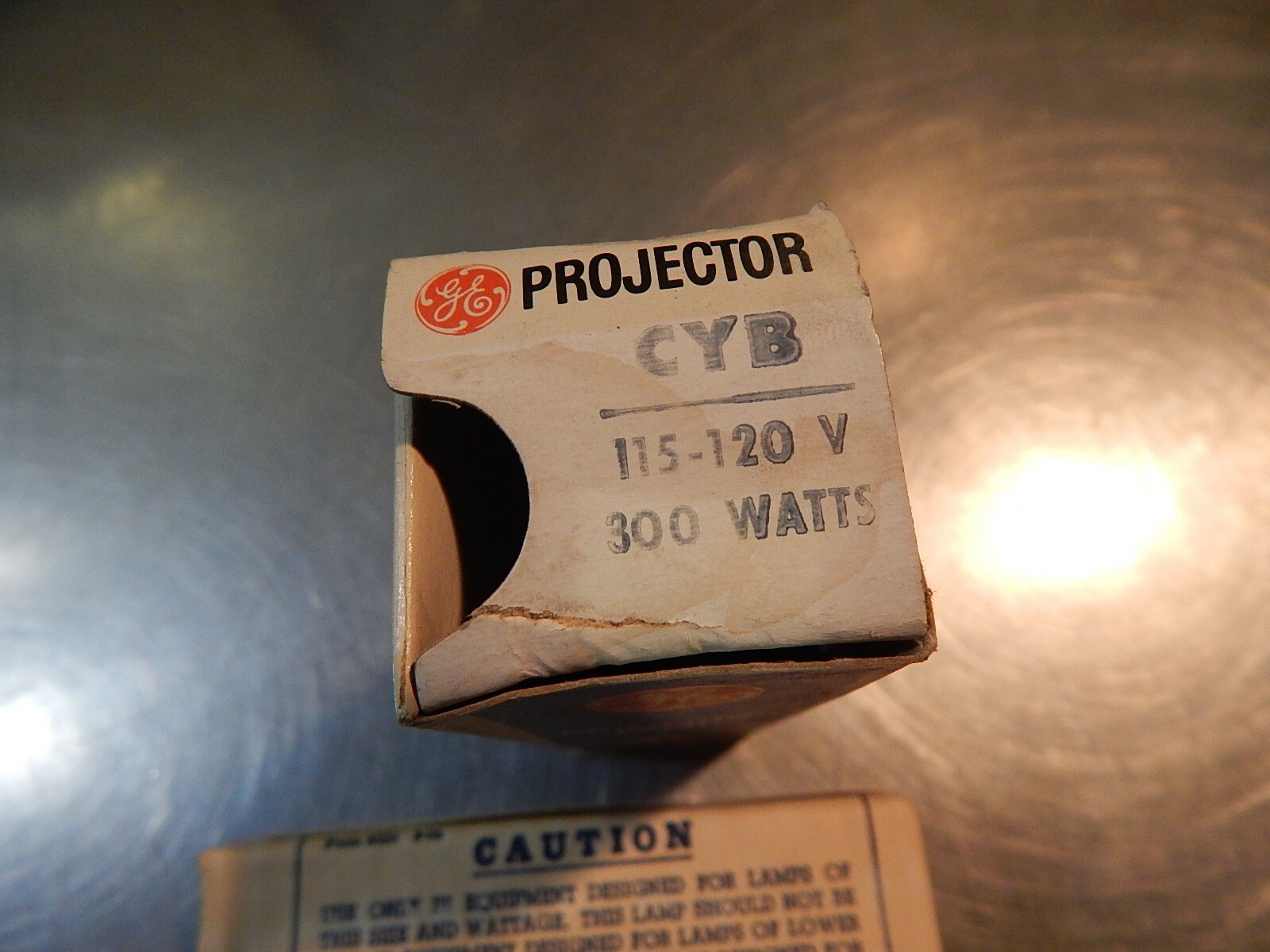 NEW GE CYB 115-120U 300Watts Projector Lamp Bulb *FREE SHIPPING*