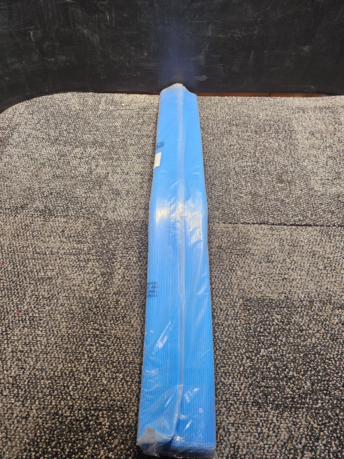 Resilia Stay-Put Pool Ladder Mat – Non Slip Wide Rib 36″ x 36″, 1/8″ Thick Blue