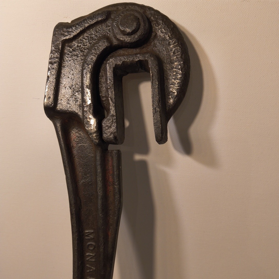 Monarch Rod Buster Sucker Rod Wrench 18″ Length High Quality Tool 555-560-300