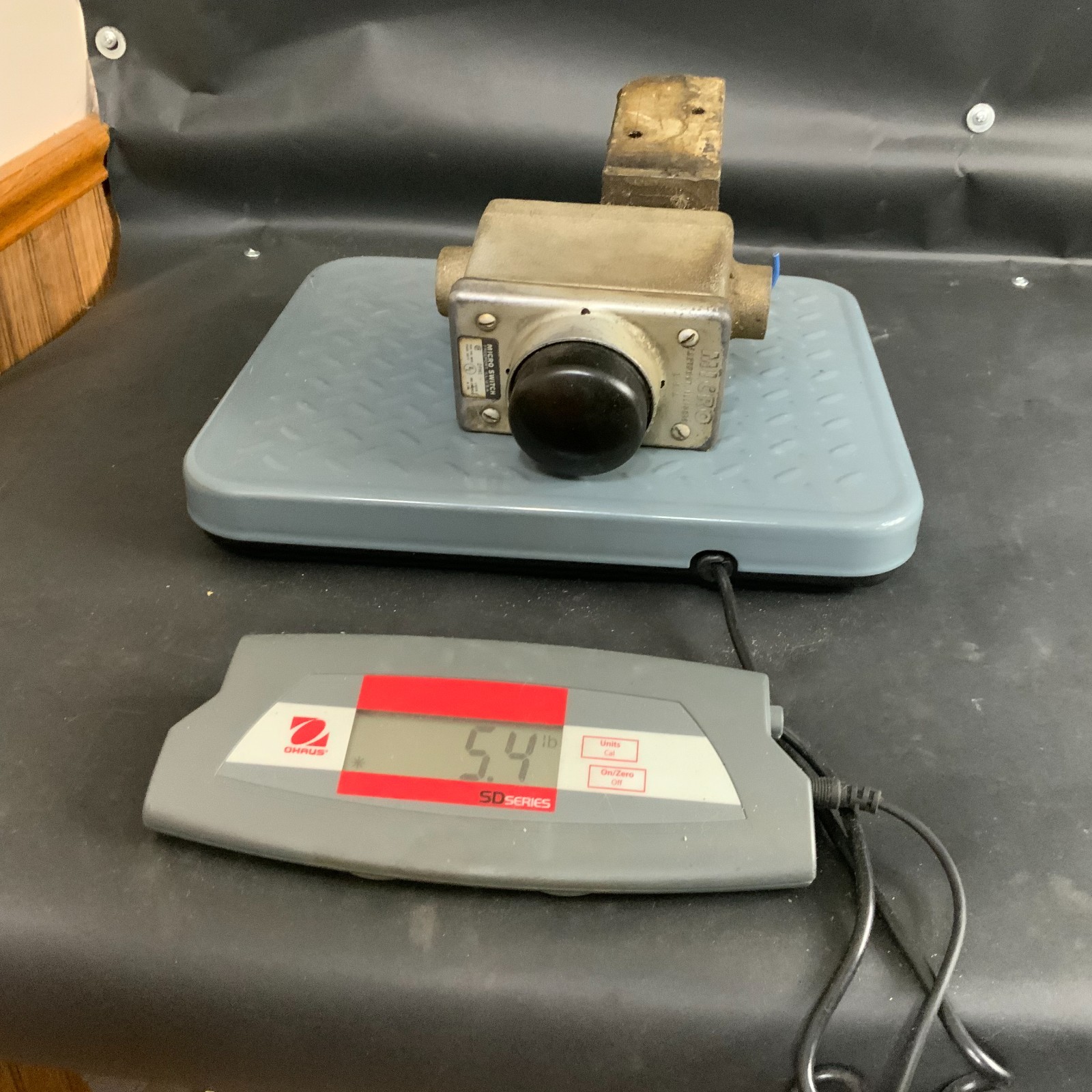 HONEYWELL 2PH1 MICRO SWITCH PUSHBUTTON ($90 OBO)