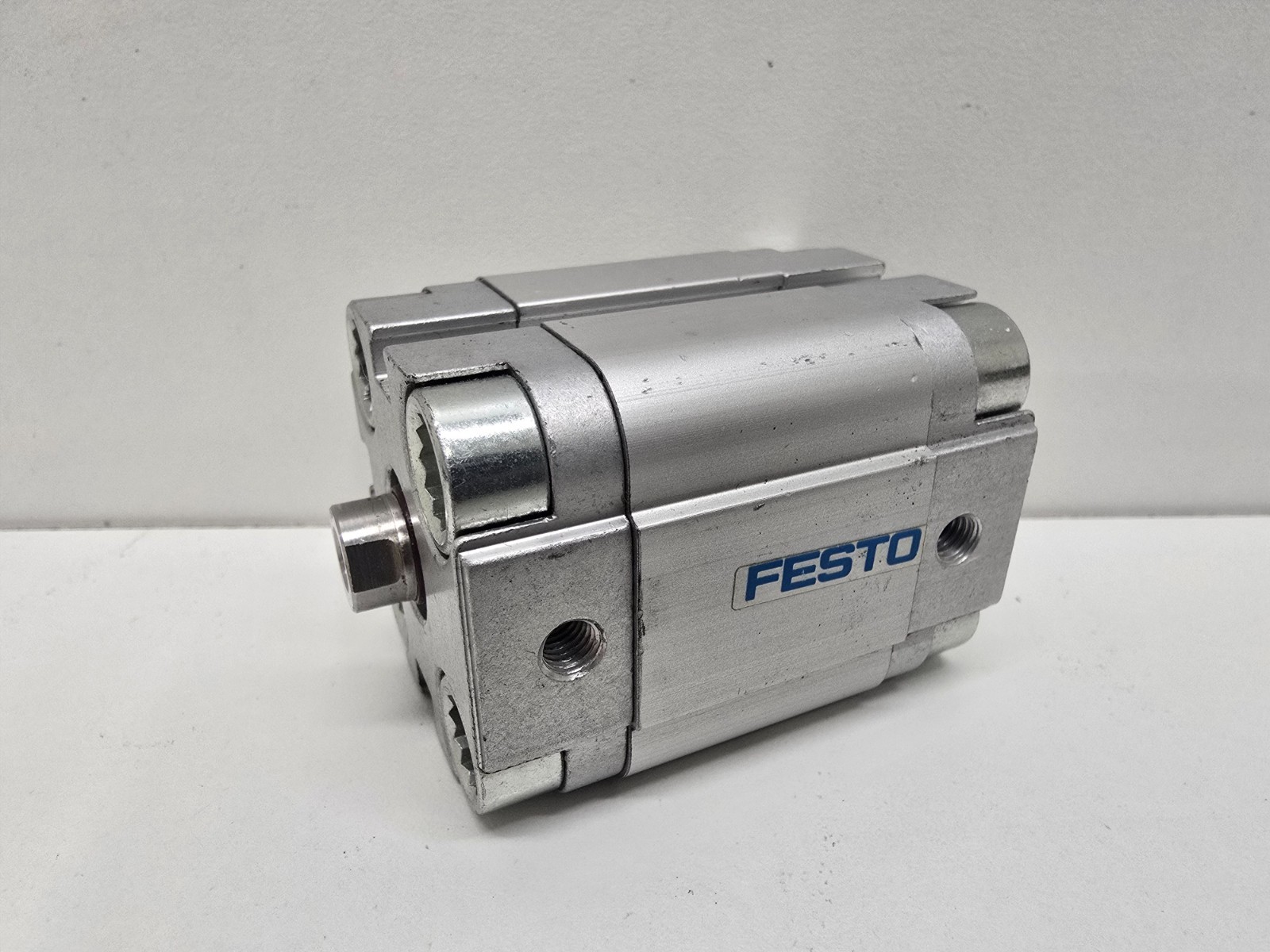 NEW OLD STOCK! FESTO COMPACT CYLINDER ADVU-25-15-P-A