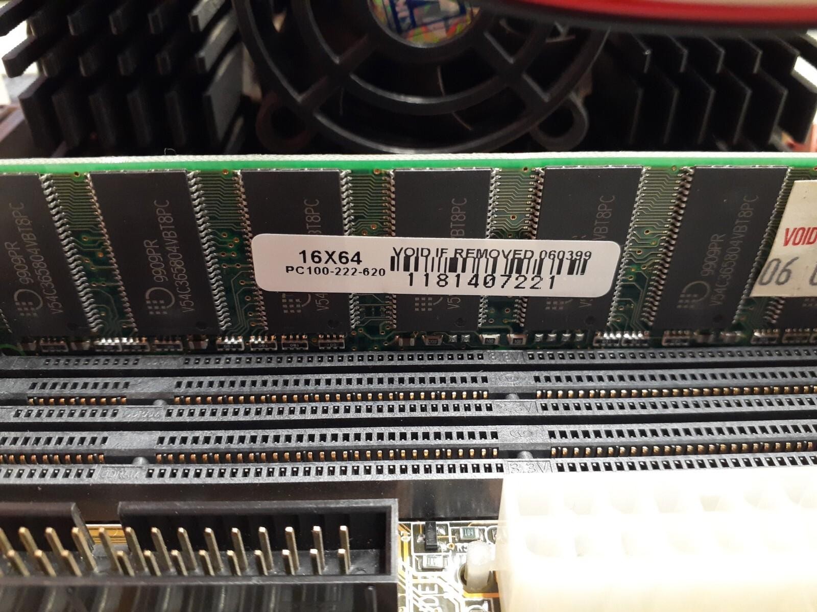 Gigabyte GA-686LX3 Desktop ATX Motherboard / SL2TV / 16X64 PC100-222-620 Memory