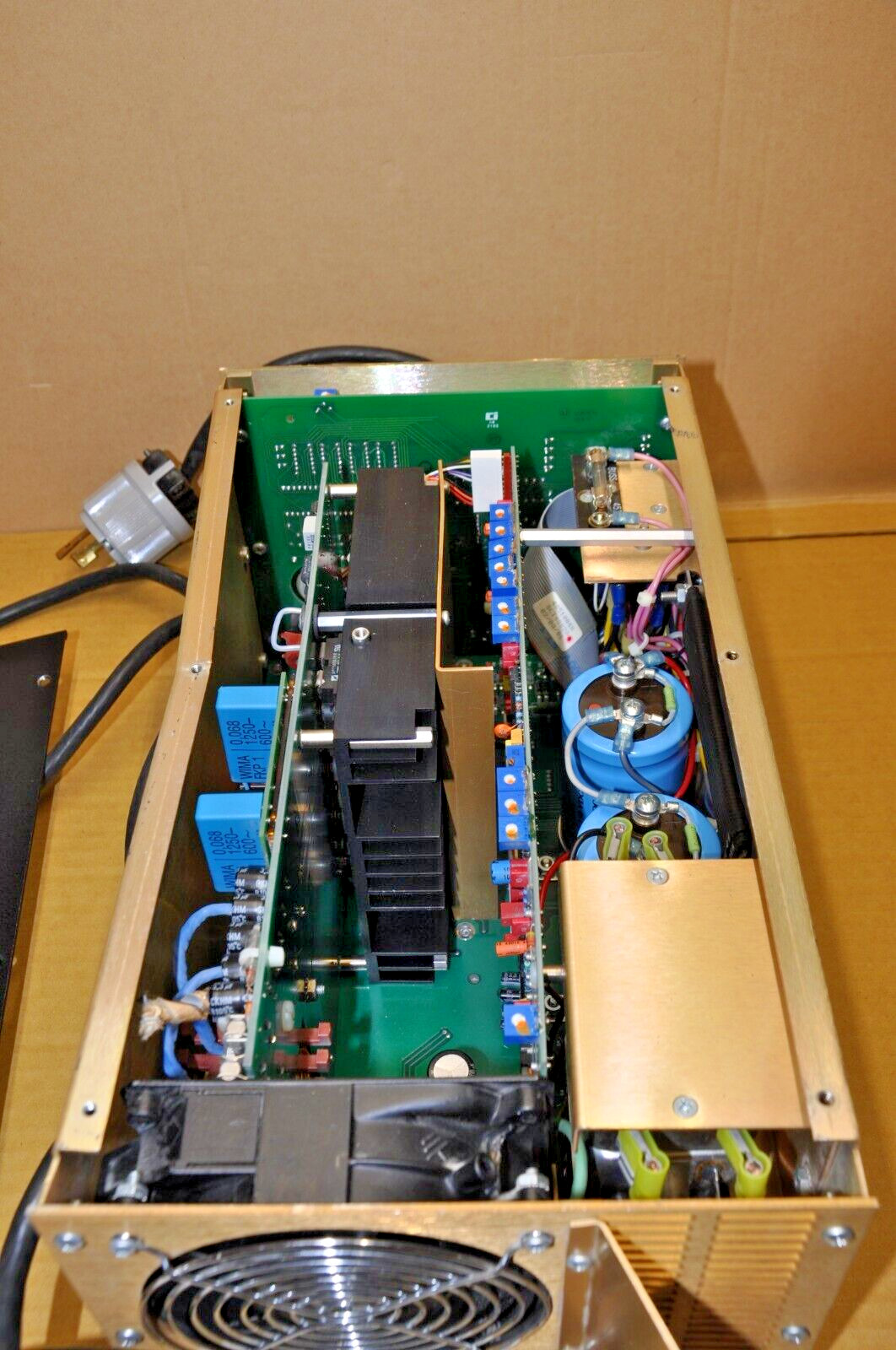 ADVANCED ENERGY PE-1000 AC PLASMA POWER SOURCE 3157501-000 FOR PARTS ONLY
