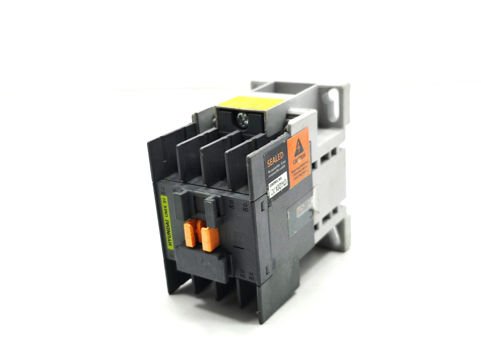 UMX 31 HYUNDAI IEC/EN 60947-5-1 CONTACTOR RELAY LOT OF 2