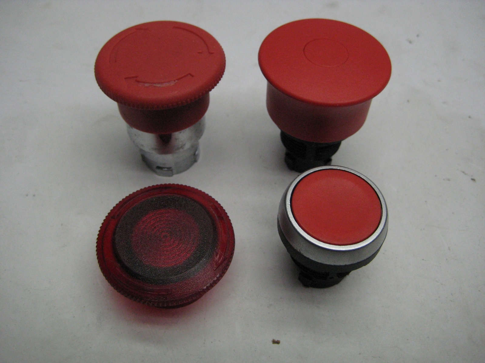 INDUSTRIAL SPARE RED PUSHBUTTON ASSORTED LOT OF 4 NSNP
